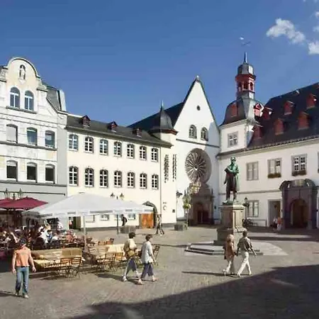 App7 - Place2b - Direkt Am Rhein Appartement *